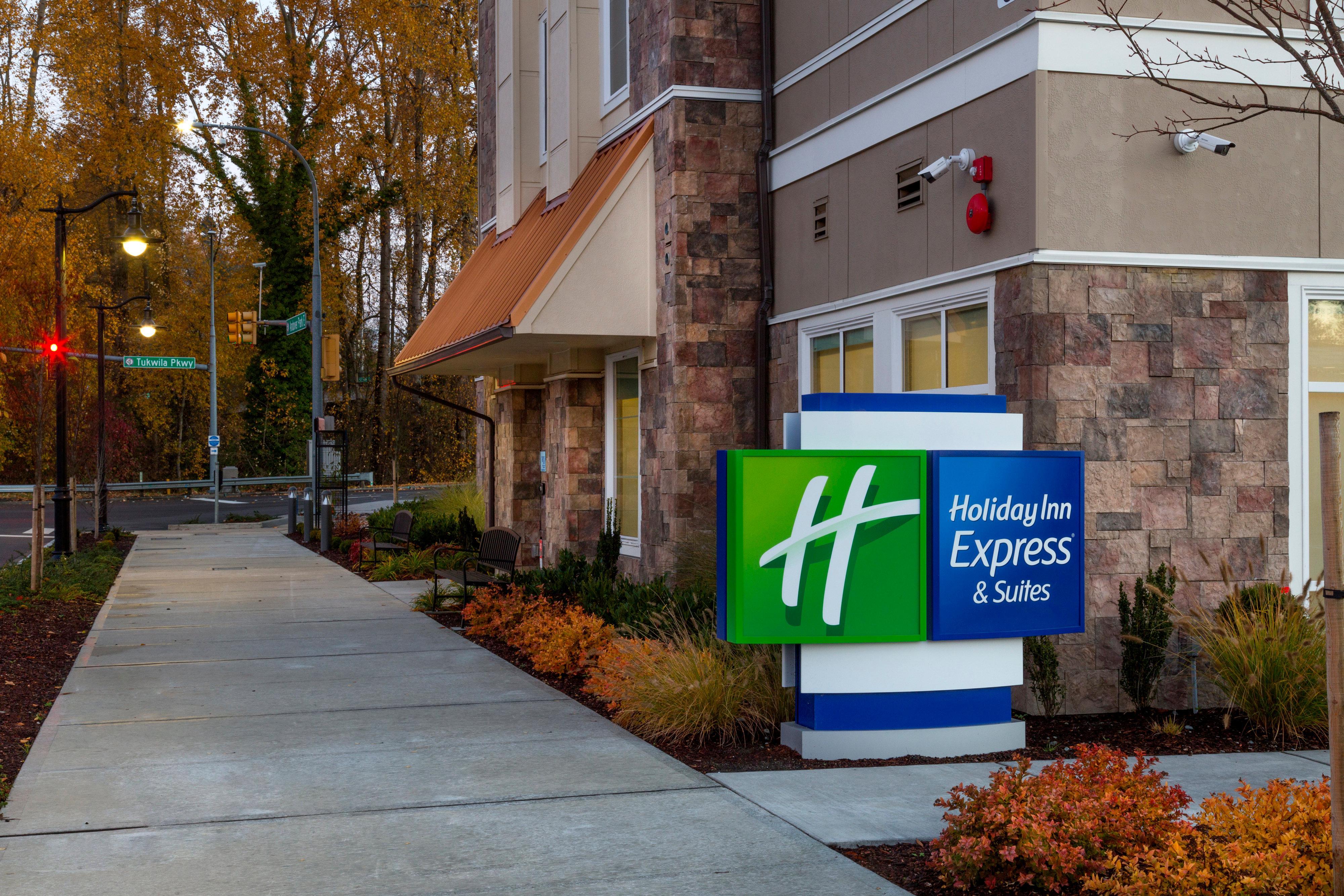 Holiday Inn Express & Suites - Seattle South - Tukwila By Ihg Екстериор снимка