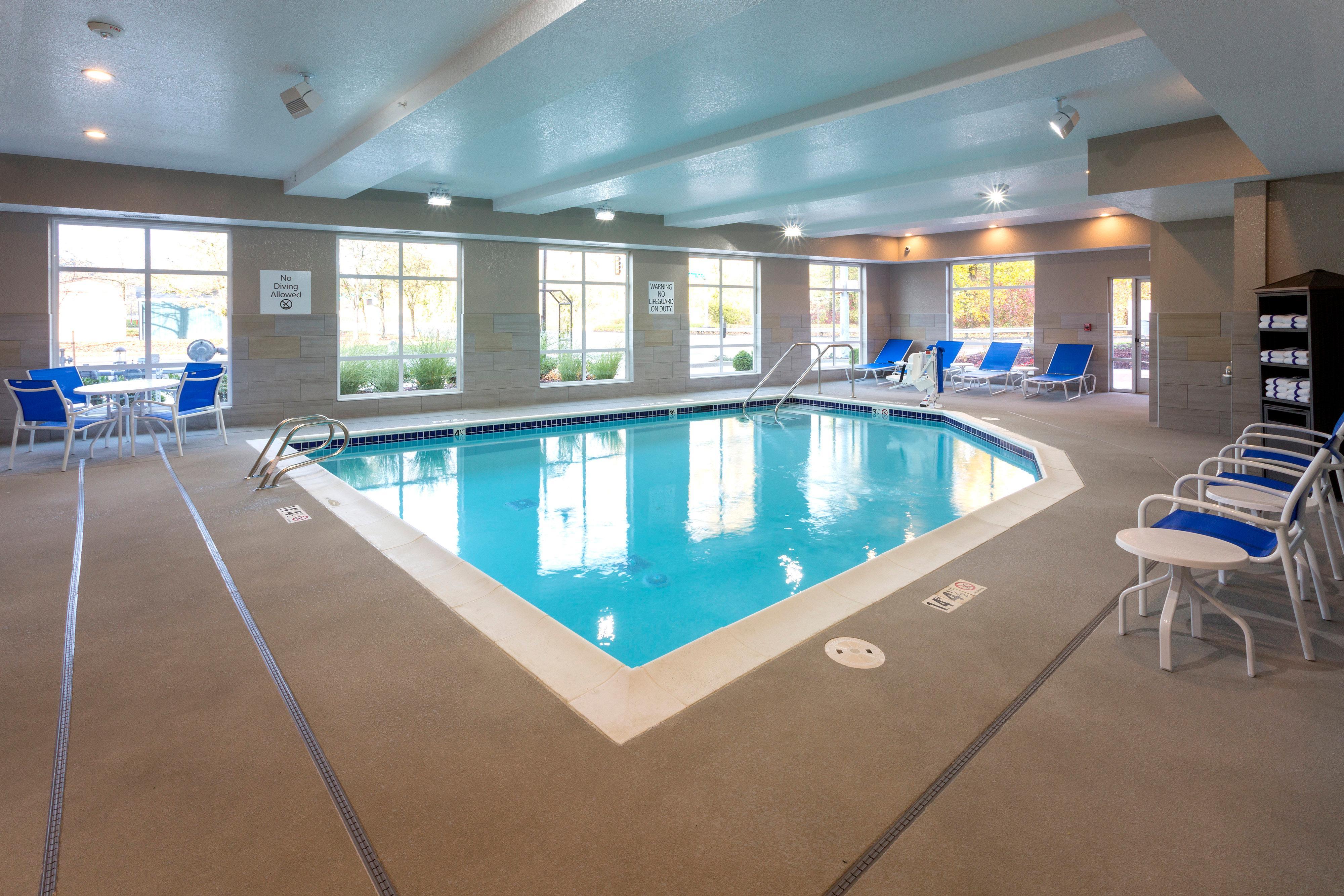 Holiday Inn Express & Suites - Seattle South - Tukwila By Ihg Екстериор снимка